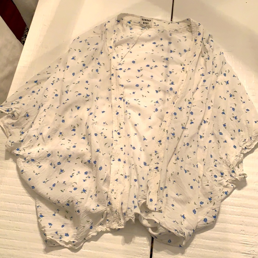 Aritzia Kimono style throw over shirt